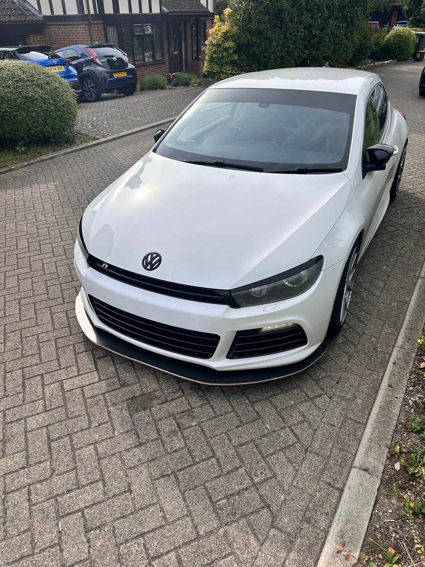 VW Scirocco chassis mount splitter