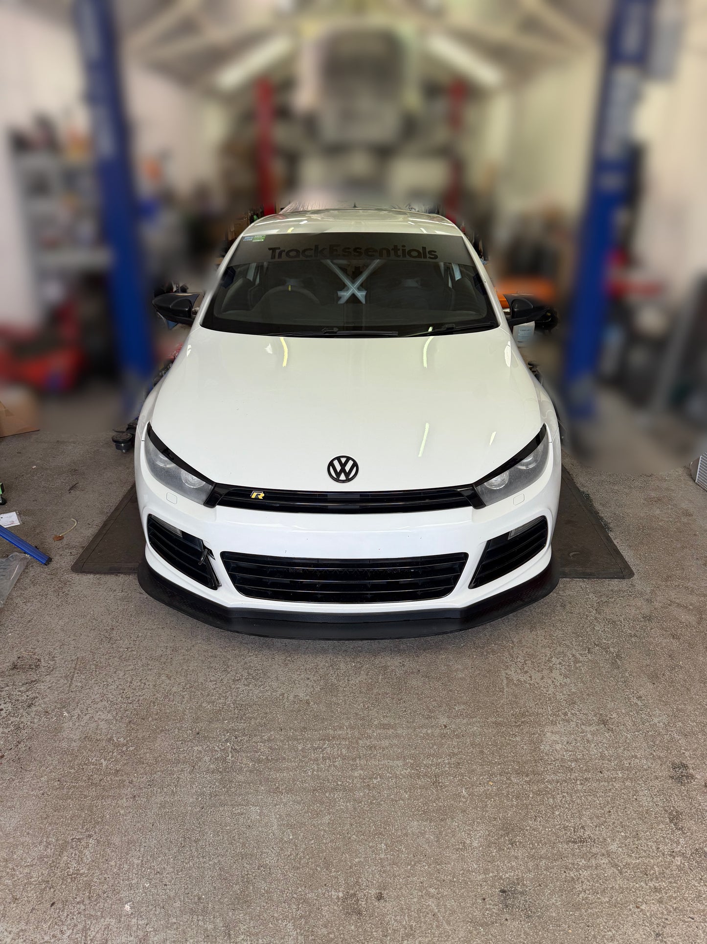 VW Scirocco chassis mount splitter
