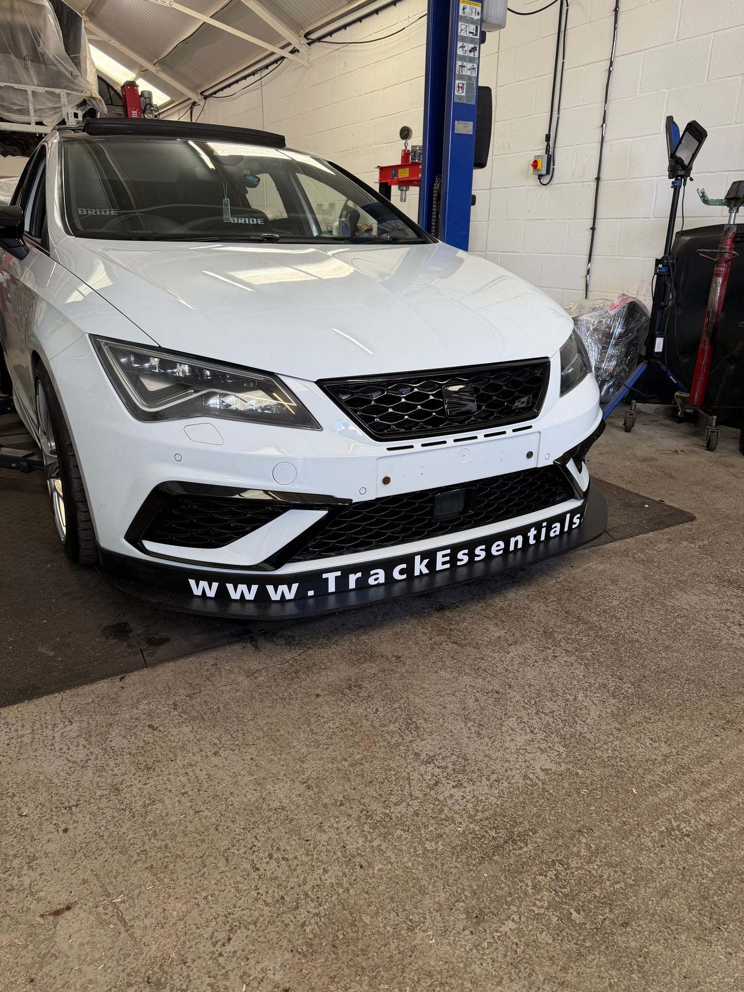 Seat Cupra Mk3.5 Chassis Mount Splitter