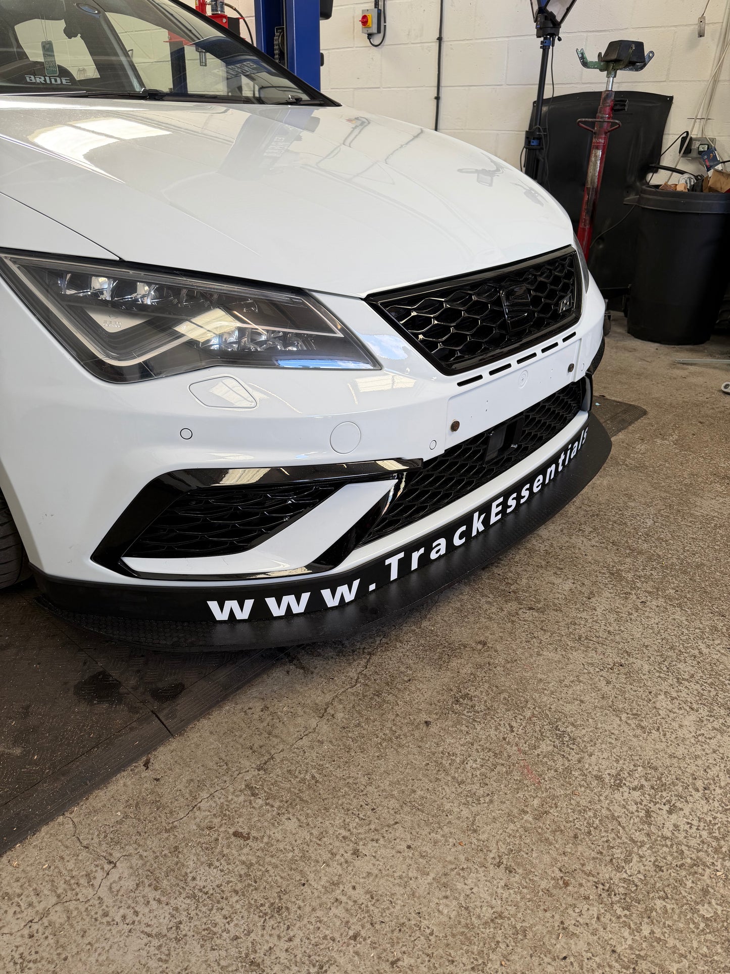 Seat Cupra Mk3.5 Chassis Mount Splitter